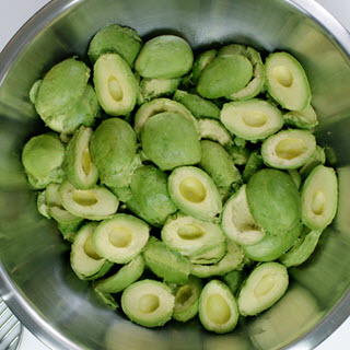 LEARN HOW TO MAKE GUAC AT HOME